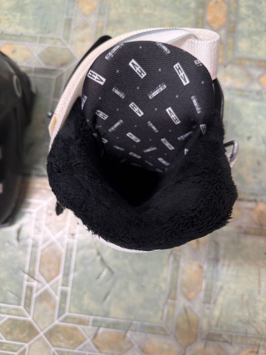 Продам женские лыжные ботинки Salomon