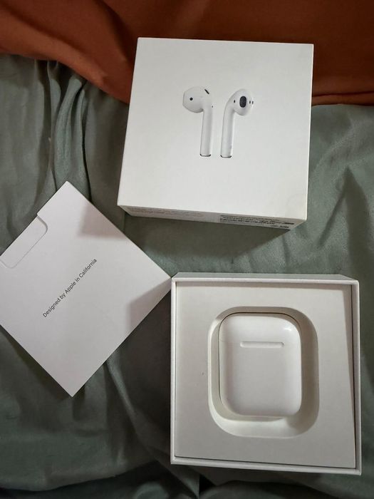Airpods cu încărcător