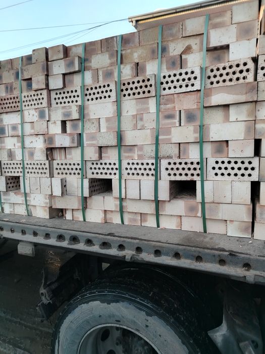 Кирпич строительный пустотелый