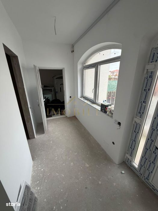 Casa individuala cu 4 camere + Garaj  , panouri fotovoltaice, Dezmir