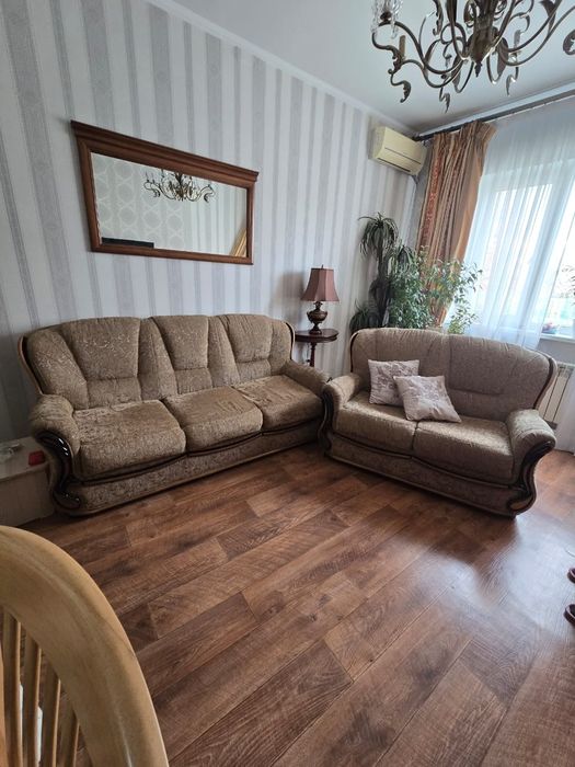 Диваны две штуки