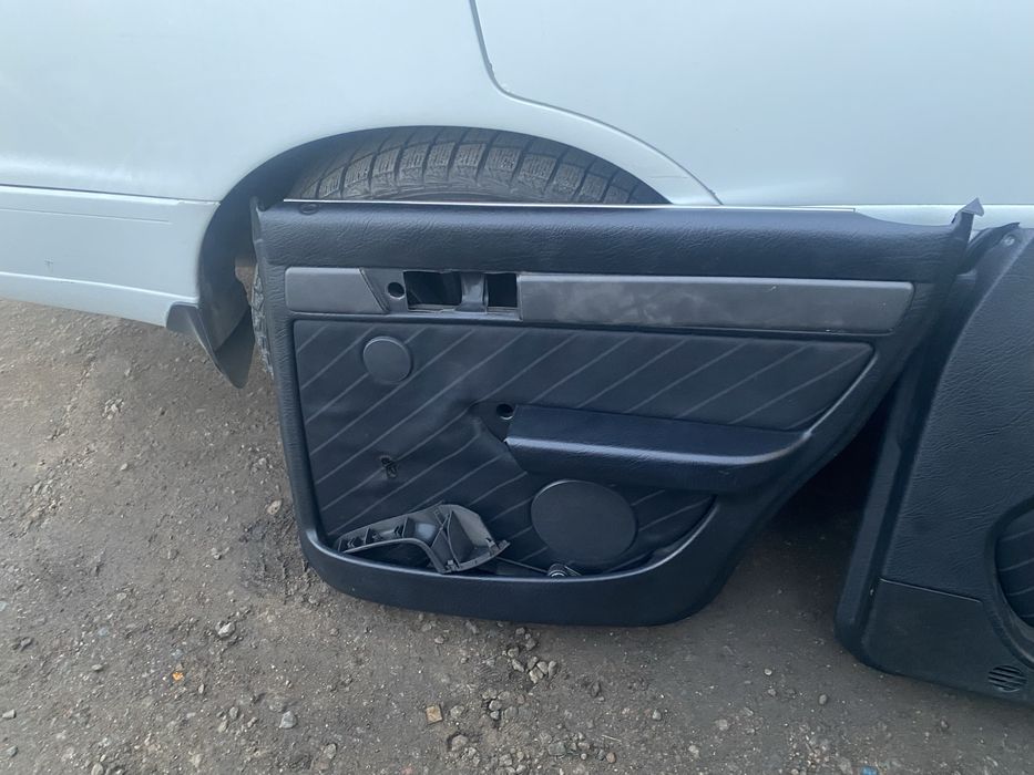 Обшивка дверей ауди