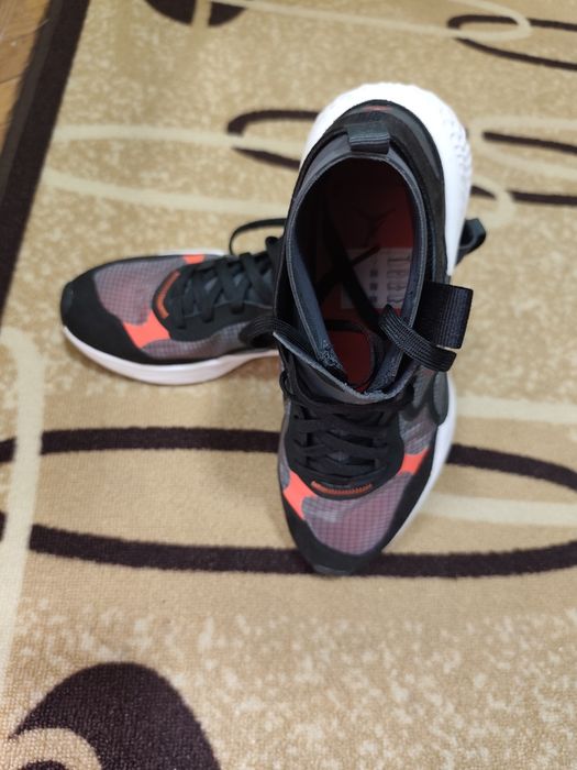 Маратонки DJORDAN