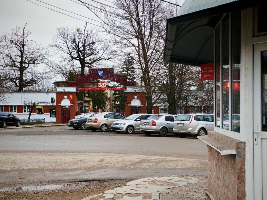 De închiriat  spațiu comercial  (ciuperca)