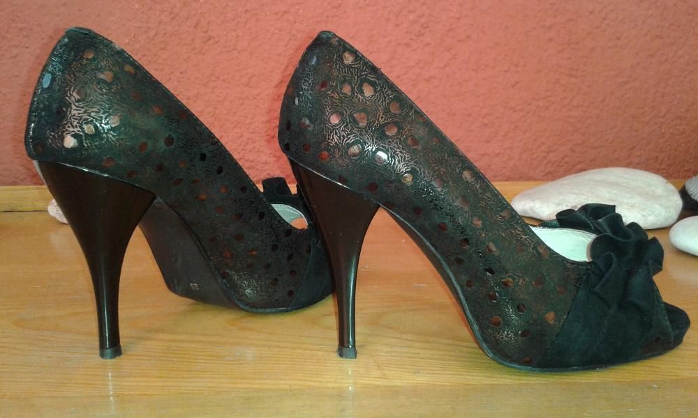 Vand pantofi din piele