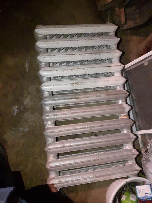 Чугунный батарея.