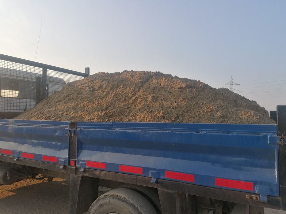 Pământ negru vegetal pietriș balast  Bazarca margaritar beton concasat