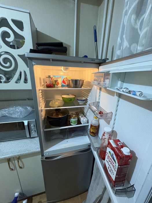 Продам холодильрик Атлант 40000