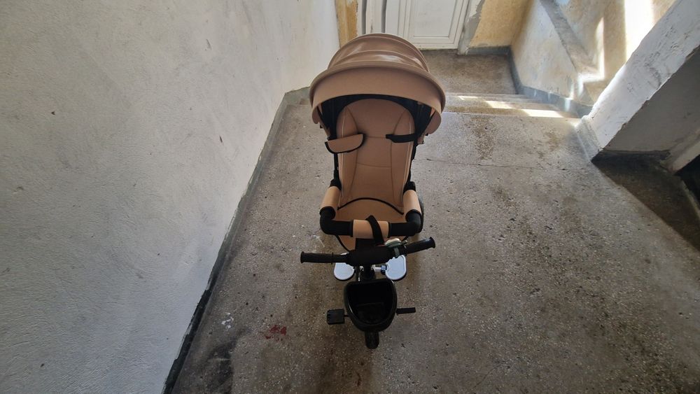 Tricicleta cu pozitie de somn si semi-pliabila, Scaun reversibil,