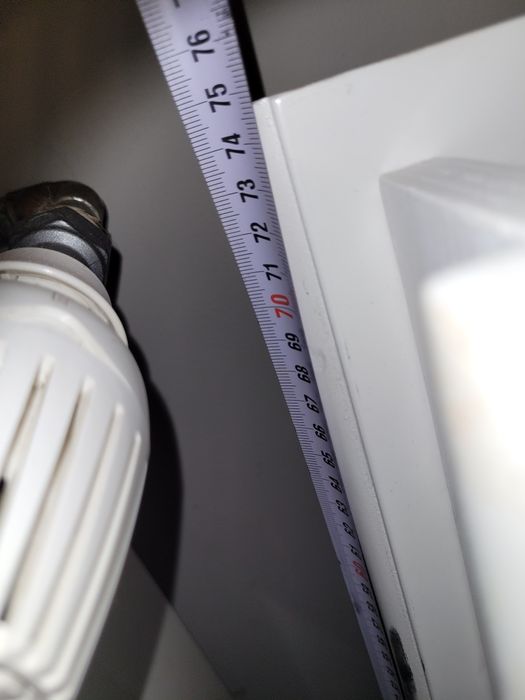 Vând masă și 6 scaune lemn masiv ,ALB.