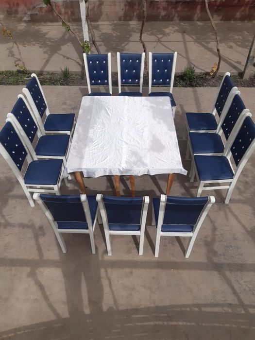 Стол стуллар сотилади