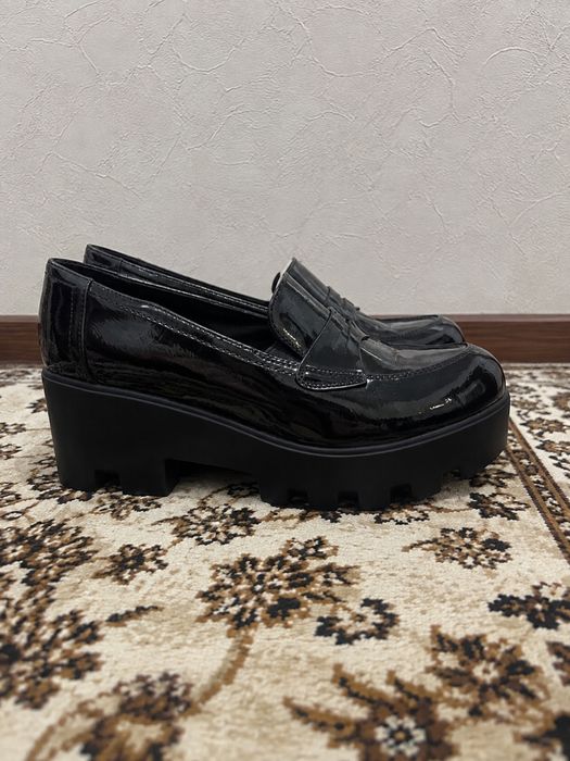 Школьные лоферы женские