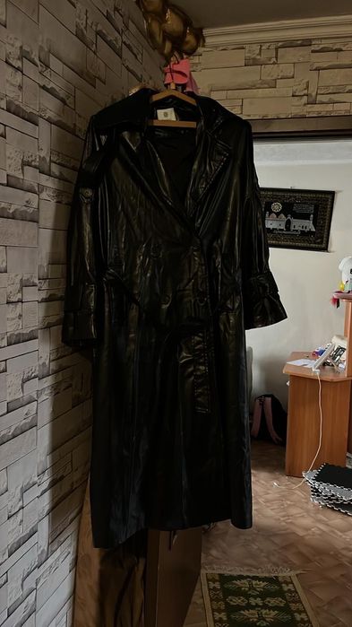 Женский кожаный плащ