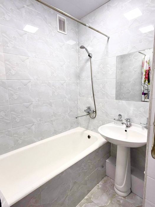 Своя метро Ойбек 3/13/16, долгосрочная аренда.