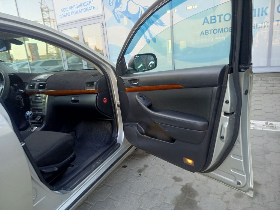 Продается Авенсис