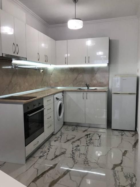 Дава се под наем Тристаен апартамент в Пловдив, Кършияка - 108 кв.м за 550 € - Снимка #1