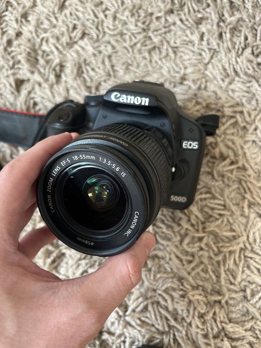 Canon EOS 500D + Canon EF-S Zoom Lens - Full Kit