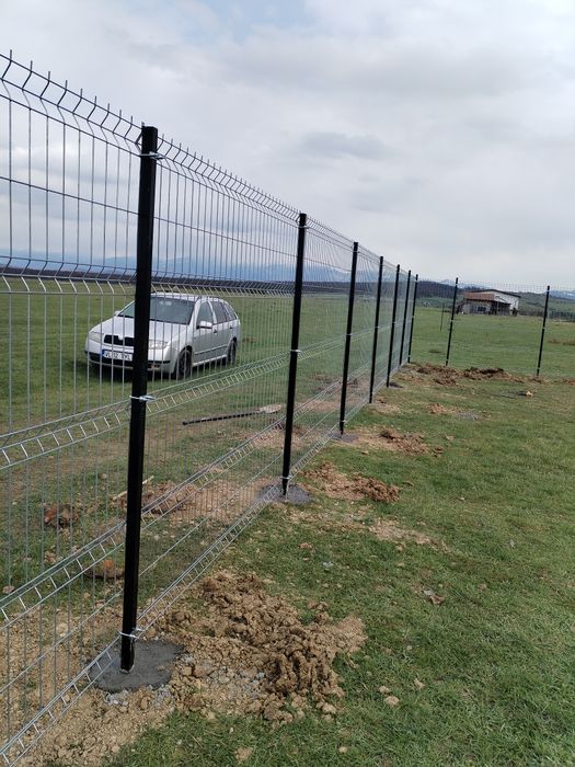 ** materiale pentru împrejmuiri teren, curte și grădină, disponibile