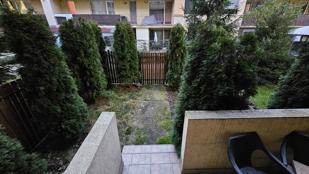 Inchiriez ap cu 2 camere, gradina si 2 parcari private