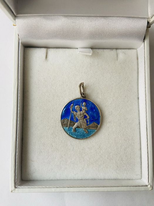 Pandantiv vechi emailat din argint cu Sfantul Cristian