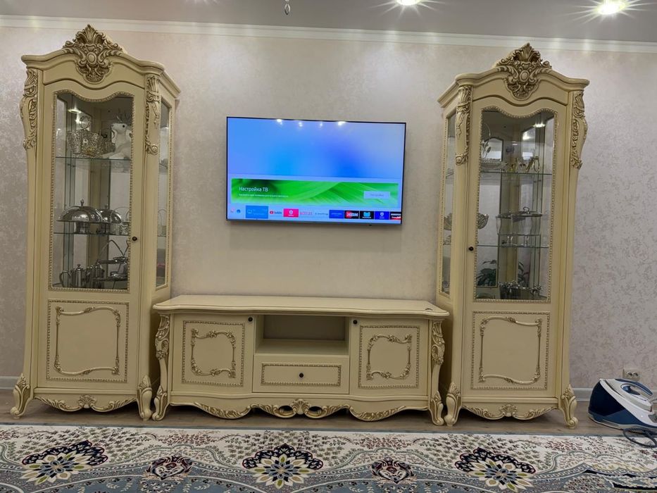 Продам комод и гарнитуры