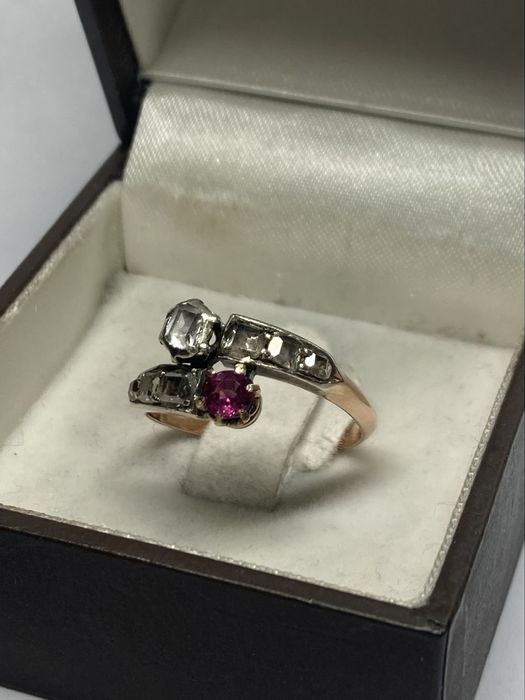 Inel antic aur 18kt.cu rubin si diamante