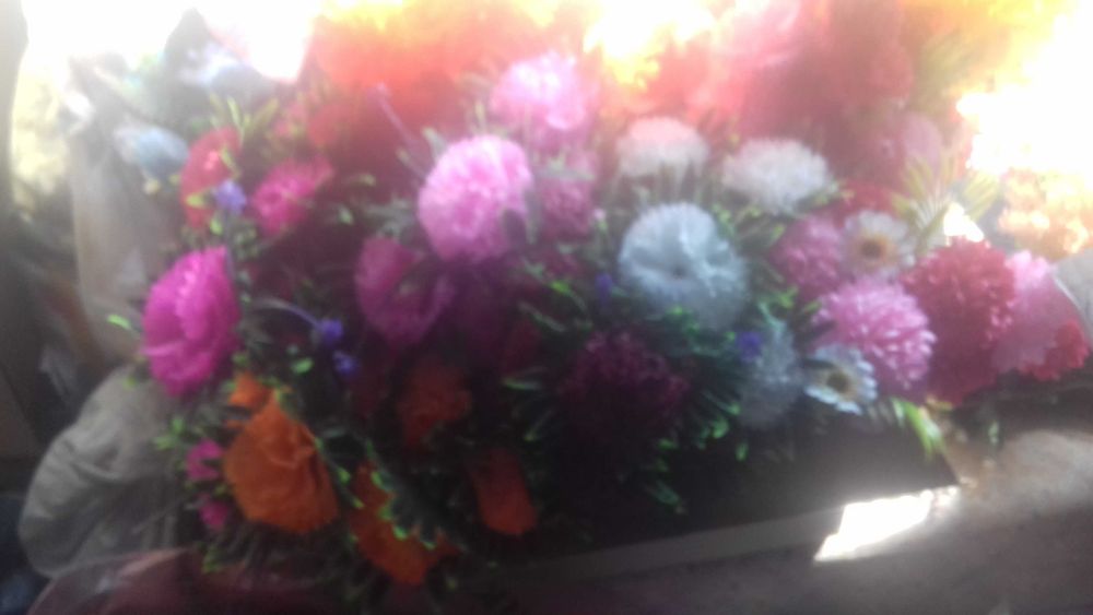 продам искуственые цветы