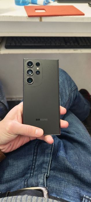 Samsung S23 Ultra.    juda arzon