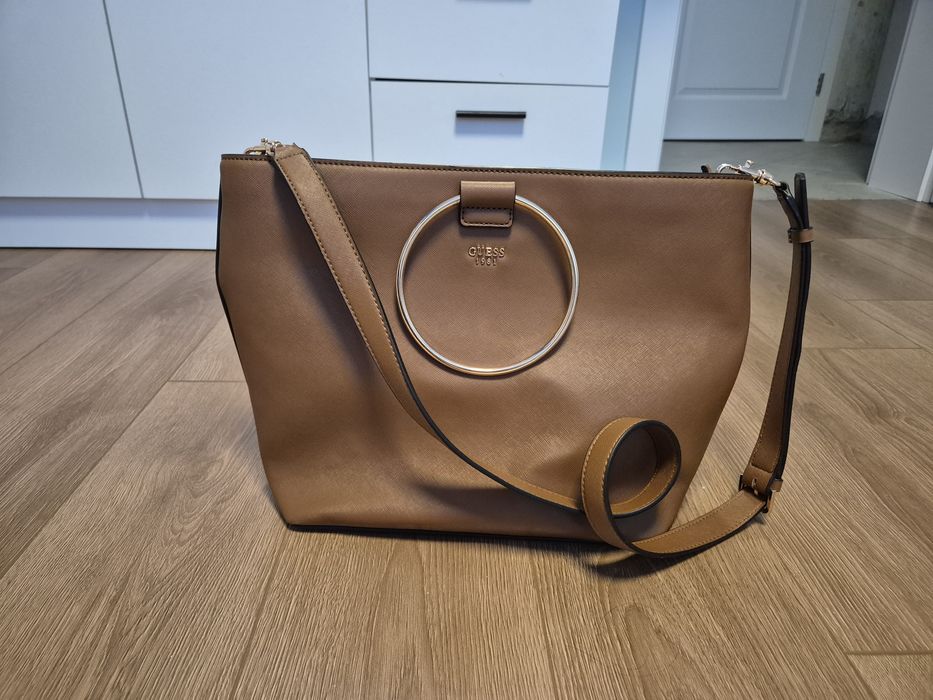 Употребявана чанта Guess