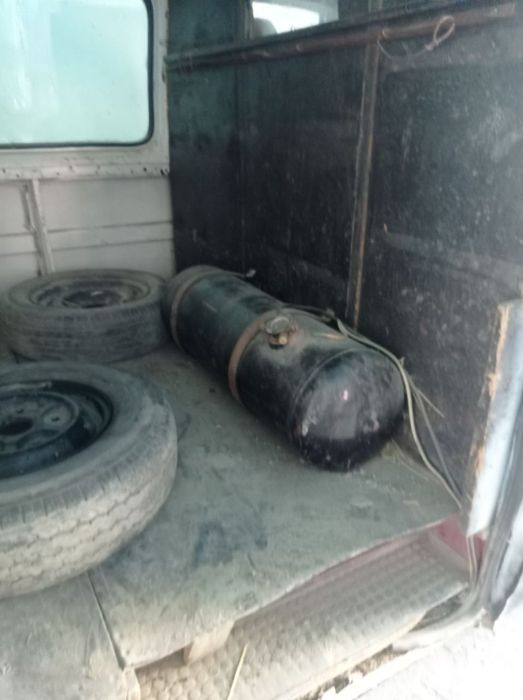 Форд транзит юк йуловчи 1993 йил мэтан ,пропан 3 та 60 талик темир,