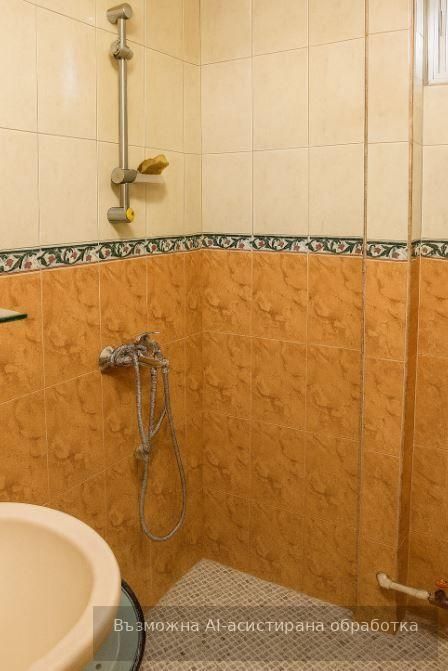 Тристаен апартамент в района на Бриз!