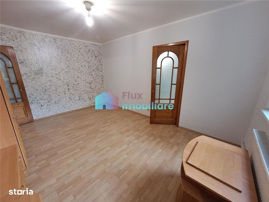 Apartament cu 3 camere semimobilat etaj 3 George Enescu