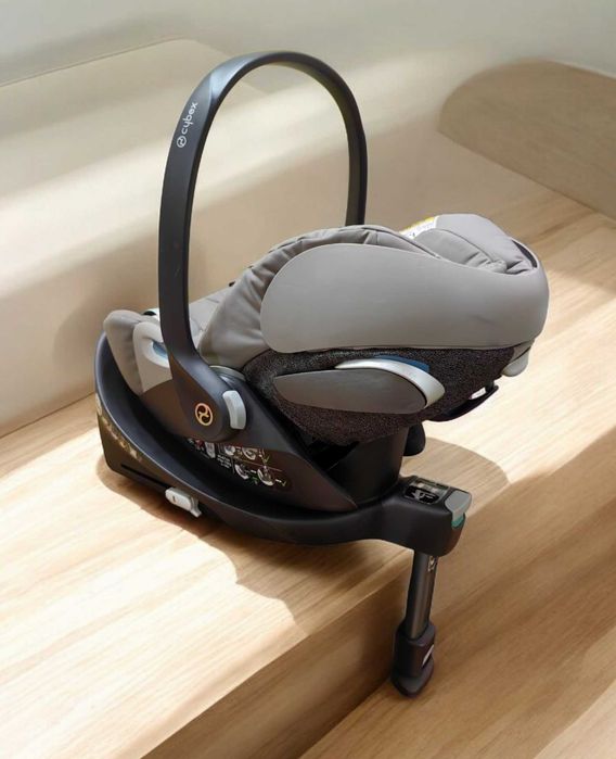Детско столче за кола Cybex Cloud Z i-size  /БАЗАТА Е ПРОДАДЕНА/