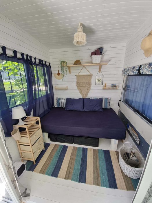 Продавам стационарна каравана с навес на къмпинг "Якото Място"