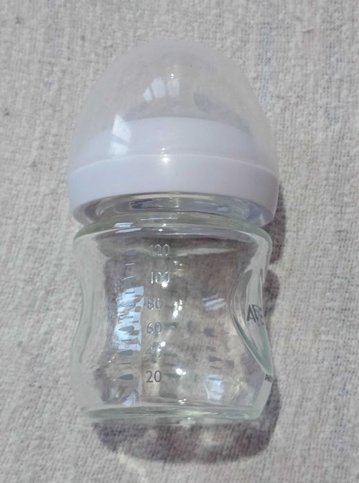 Стъклено шише Philips Avent 120 ml.