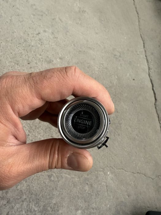 Старт стоп бутон Мерцедес