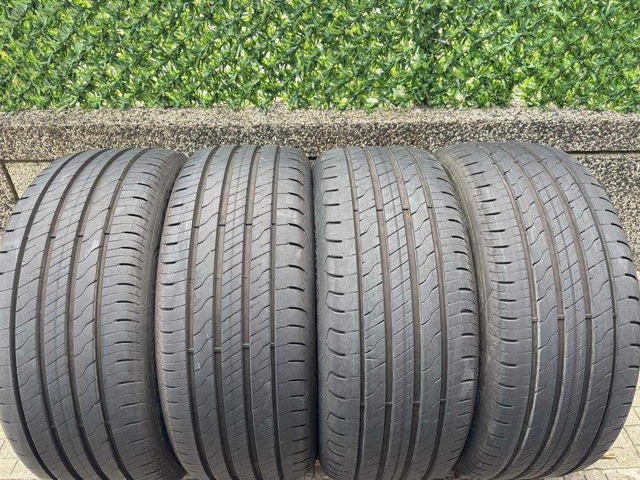 Автомобилни гуми 225 50 17 Goodyear