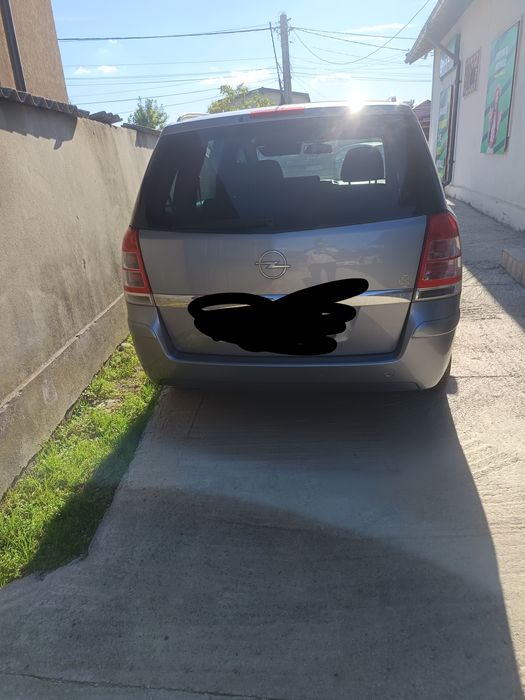 Vând Opel Zafira B 7 locuri  an fabricație 2012