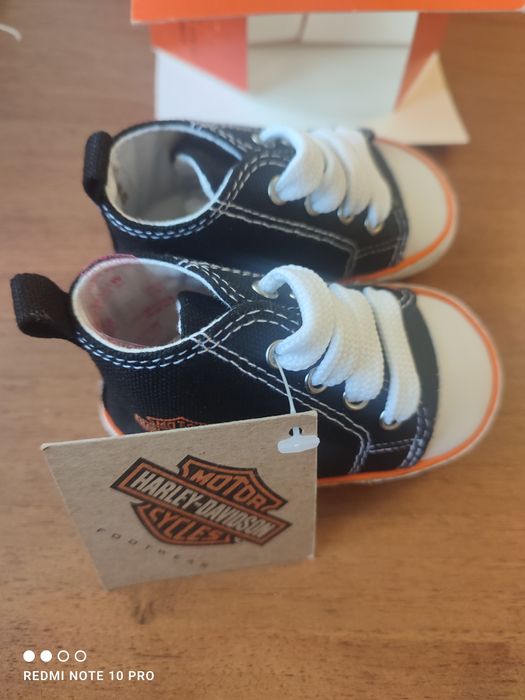 Papuci nou născuți