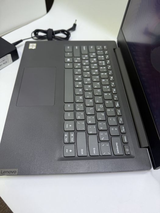 Ноутбук Lenovo V14-ADA