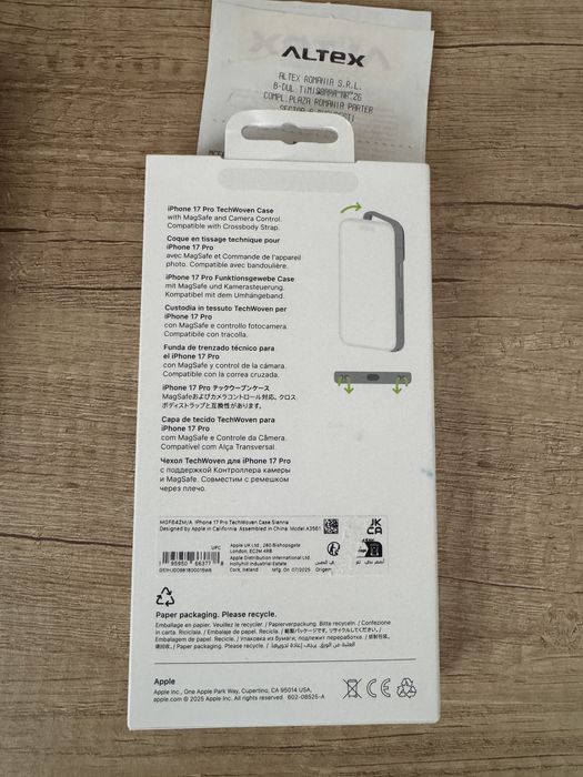 Husa iPhone 17 Pro TechWoven Case Originala