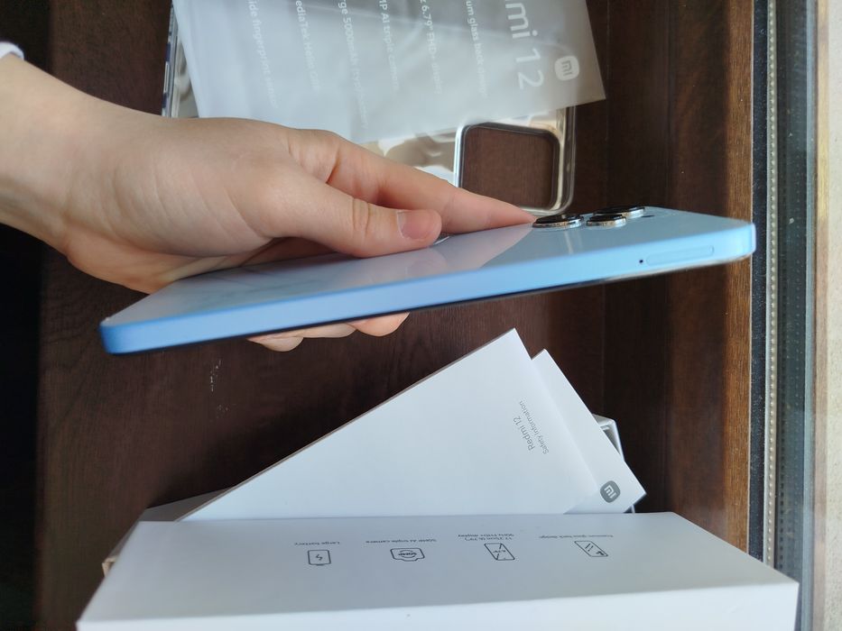 Redmi 12 256/8 telefon срочно сотилад