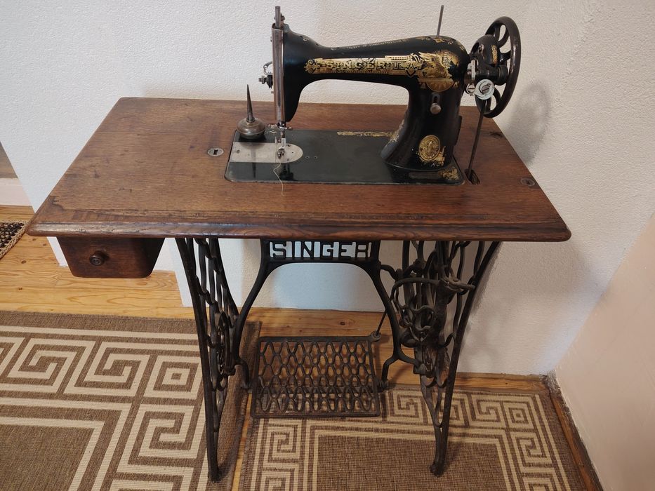 Mașină de cusut SINGER 1912, antichitate originală, picioare fontă, funcțională