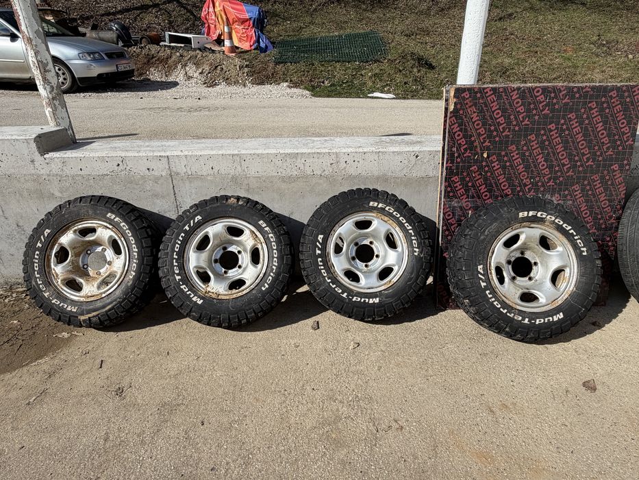 Гуми с джанти за Гранд Витара.