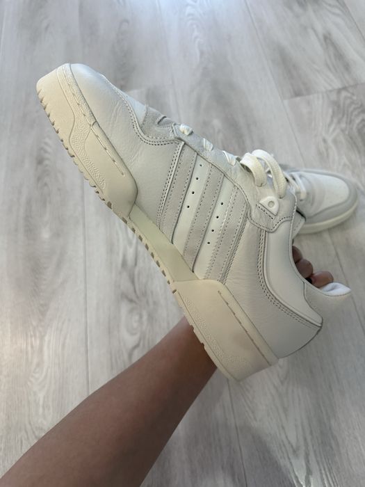 кроссовки adidas