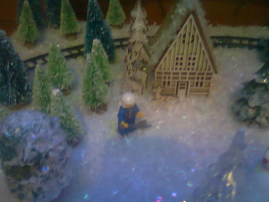 peisaj de iarna cu trenuletul lui Mos Craciun