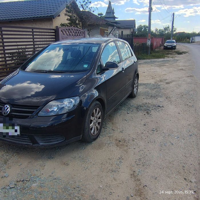 Vând Golf 5 plus