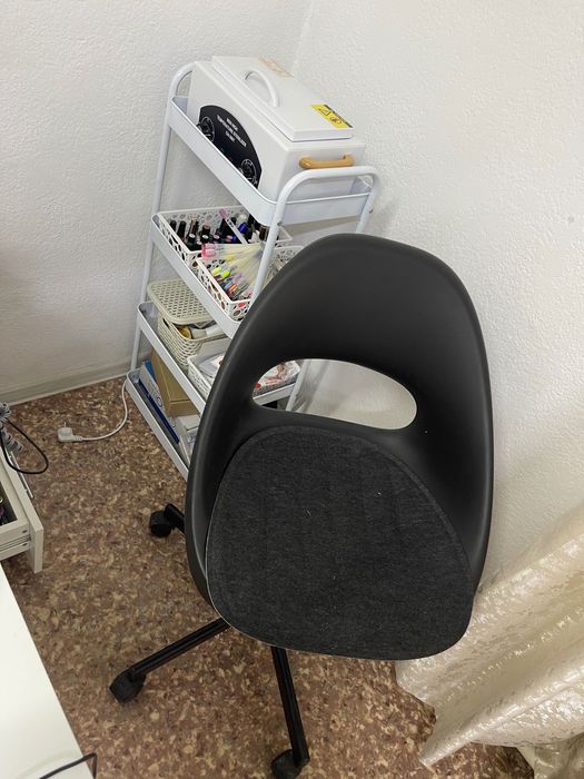 Все для маникюра ( стол стул материалы )