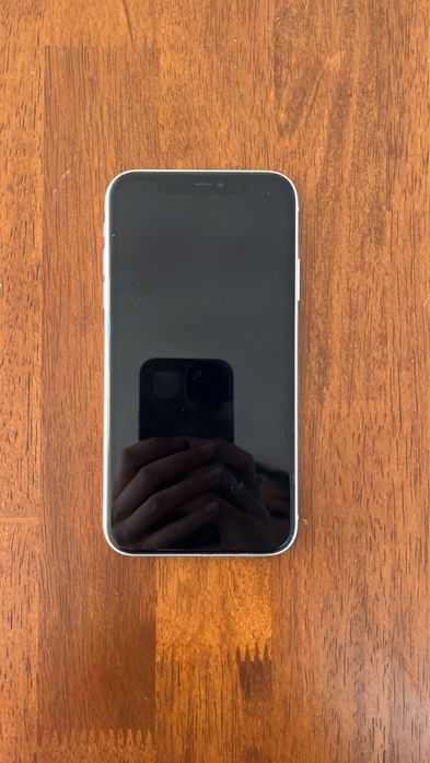 Айфон 11 с коробкой и зарядкой