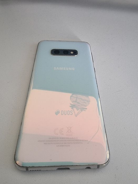 Samsung  S 10 e  като нов